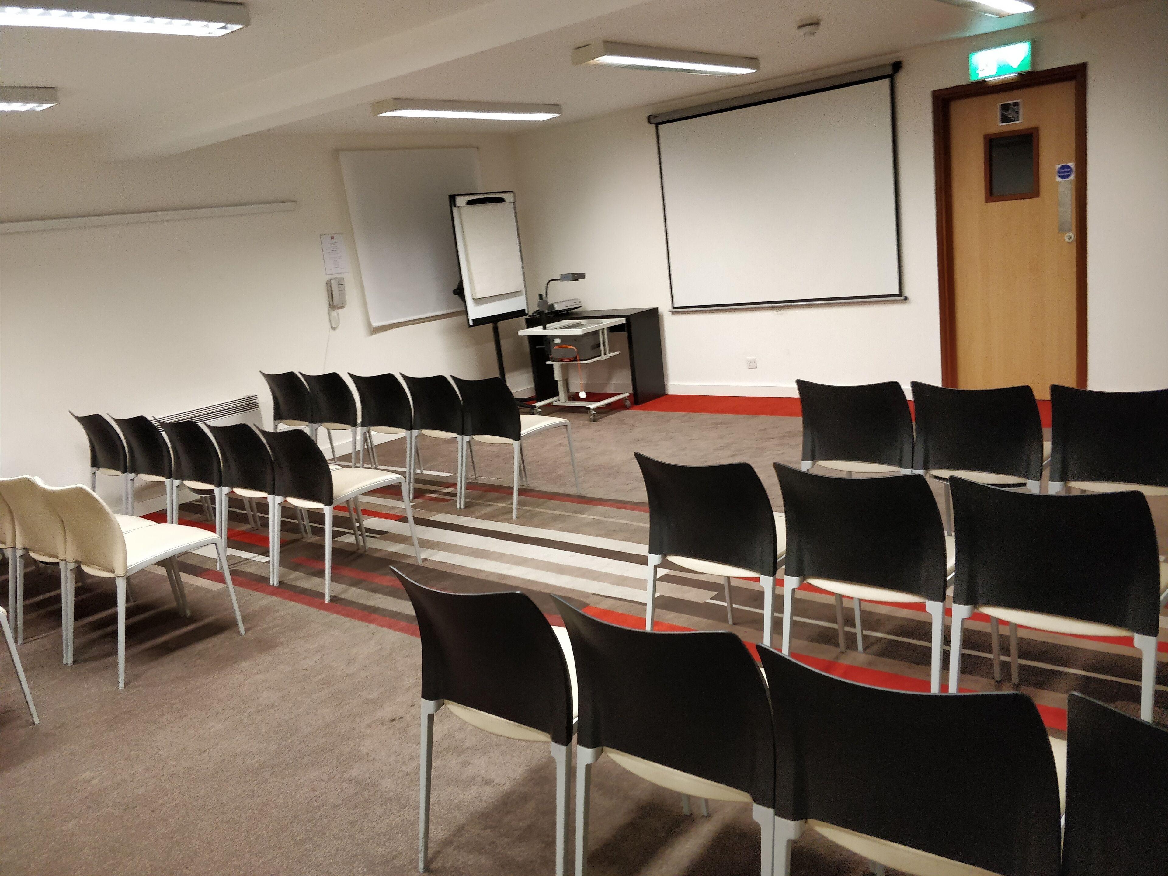 Ibis Hotel Dublin — Fotos 1